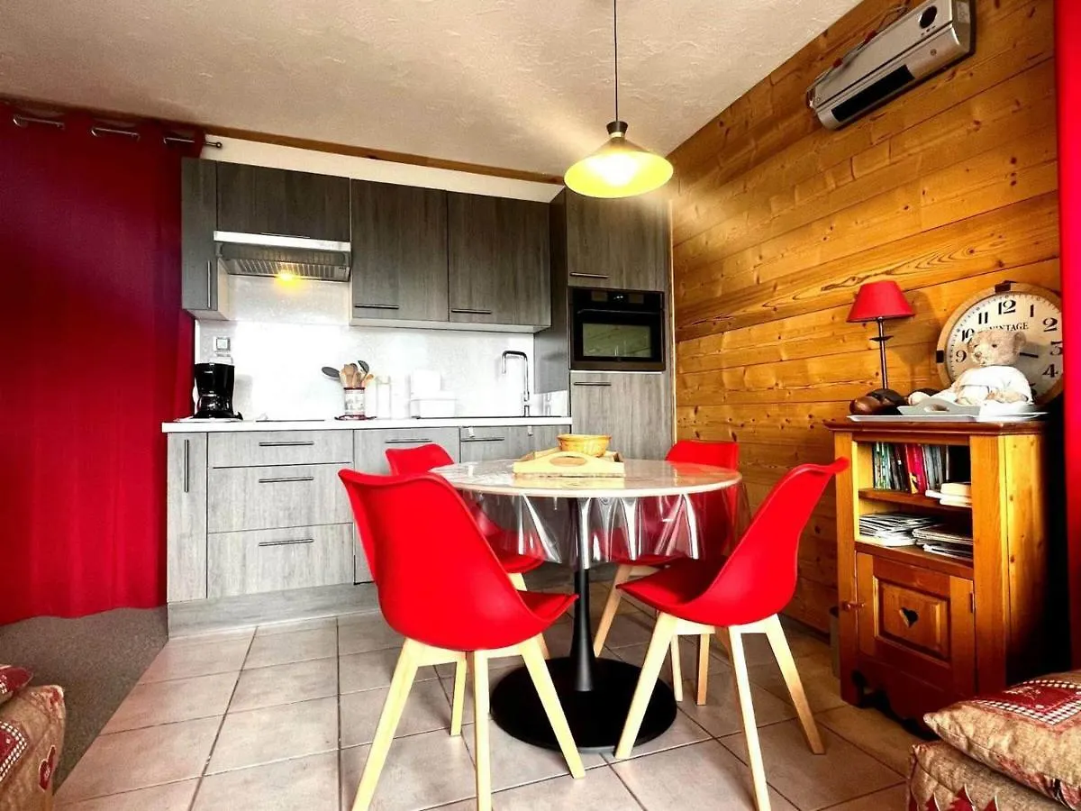 Studio Pieds Des Pistes Avec Piscine Exterieure - Fr-1-505-51 Notre-Dame-de-Bellecombe Apartment